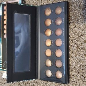 Laura Geller eyeshadow NEW
